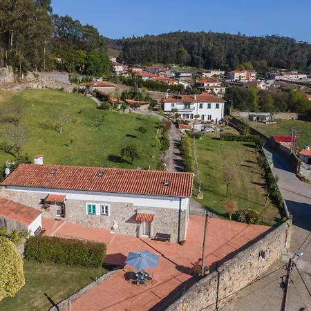 Casa Da Cerca بيت للعطل *